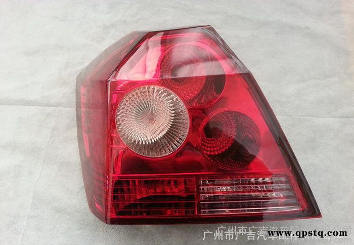 吉利汽车配件金刚尾灯图2