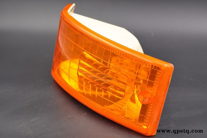 武汉压铸模厂家提供定制版汽车尾灯开模 、提供车灯注塑件精加工、注塑模制造图2