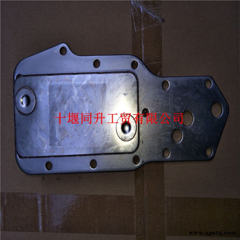 康明斯机油冷却器芯C3957544配件图2