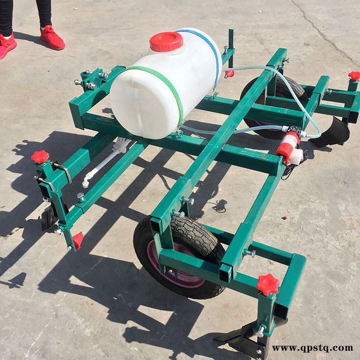 手扶车带喷药覆膜机 蔬菜播种覆膜机 镀膜覆盖机价格图6