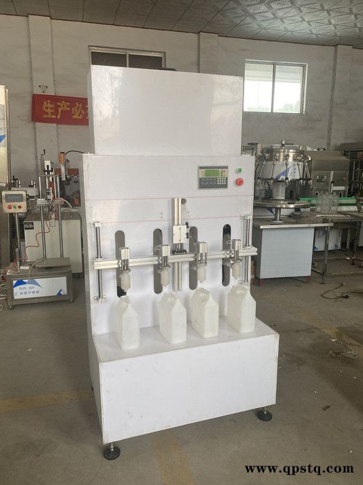 郑州半自动玻璃水 防冻液灌装机 厂家液体自动称重灌装机价格图7