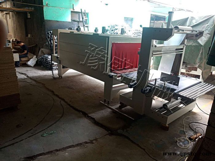 玻璃水车尿素收缩打包机 防冻液包装机 厂家现货半自动PE膜套膜机图4