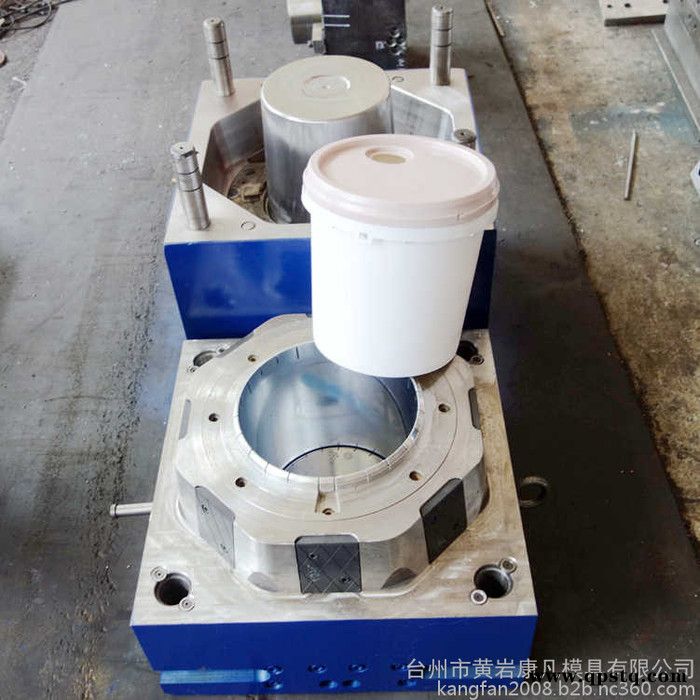 供应台州黄岩注塑桶模具,10升塑料桶模具,油桶,防冻液桶模具图5