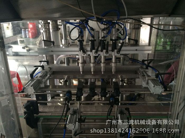 三湾机械w-0灌装机贴标机厂家直供全自动液体油类膏体灌装机防冻液润滑油灌灌装锁盖生产线充填机全自动贴标机双面圆瓶贴标机图6