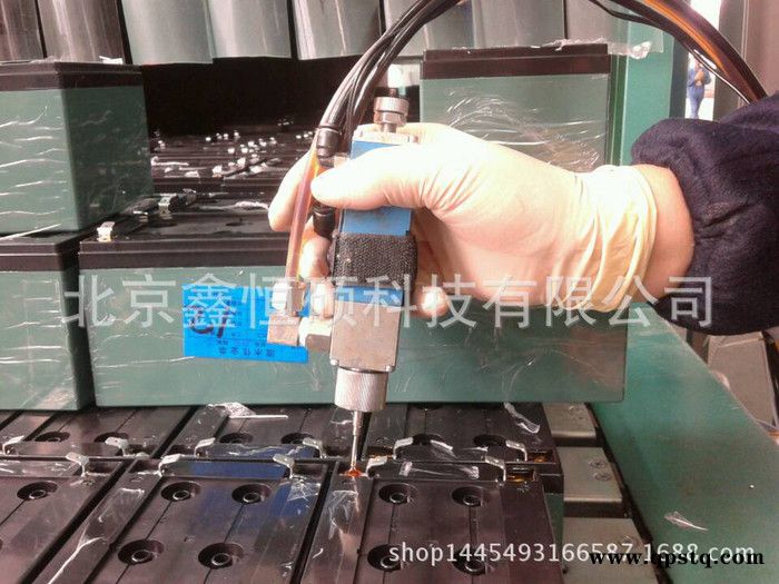 品质保障蓄电池专用槽盖打底胶机、极柱胶点底胶机/真空半自动图3