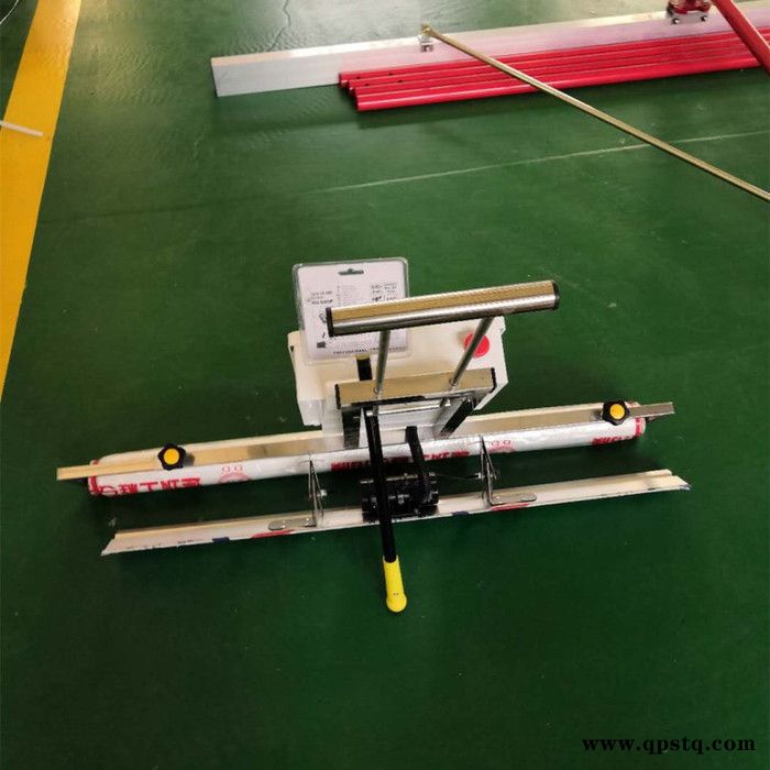 手持锂电池工地用的覆膜机  盖膜机  振平振动覆膜机  平整覆膜工具 盖膜设备图4