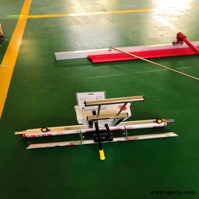 手持锂电池工地用的覆膜机  盖膜机  振平振动覆膜机  平整覆膜工具 盖膜设备图3