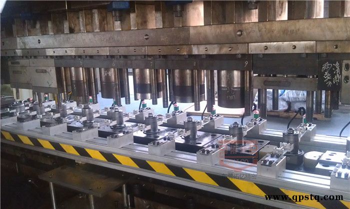 佑亿生产锂电池壳拉伸冲压自动化多台冲床连线机械手 不锈钢密封盖冲压机械手图5