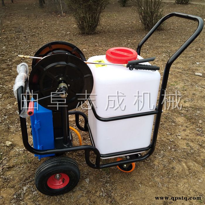 大棚卷管高压远射程消毒洒水车厂家蓄电池推车式电动打药机图5