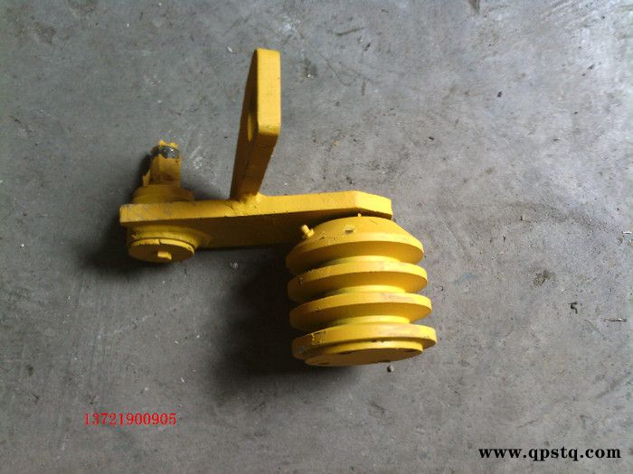 山推推土机配件 SD32NT855发动机 风扇涨紧轮TY320图2