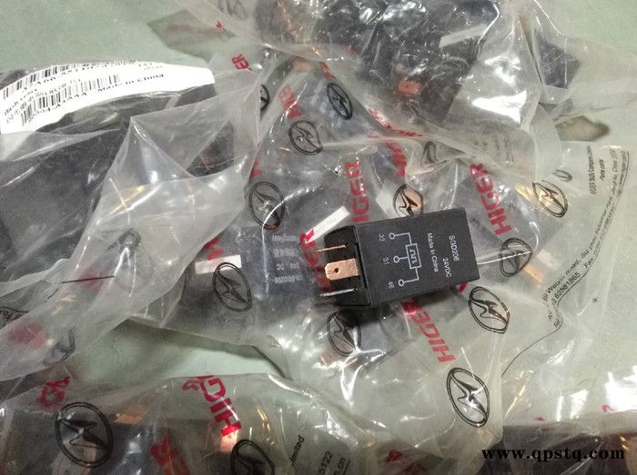 闪光继电器37A66-55110-01010 宇通校车配件图2