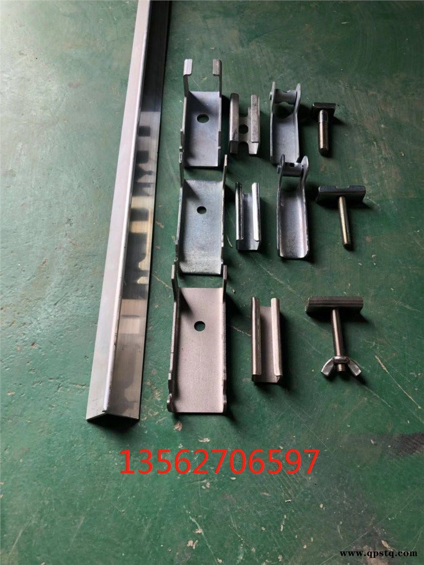 包头防溢裙板夹持器图1