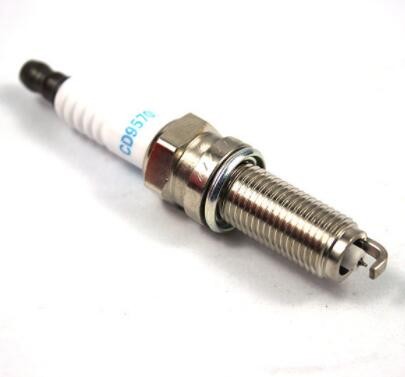 铱铂金火花塞SILKR8B8DS 95705适用于哈佛H5昂科拉奔驰图1