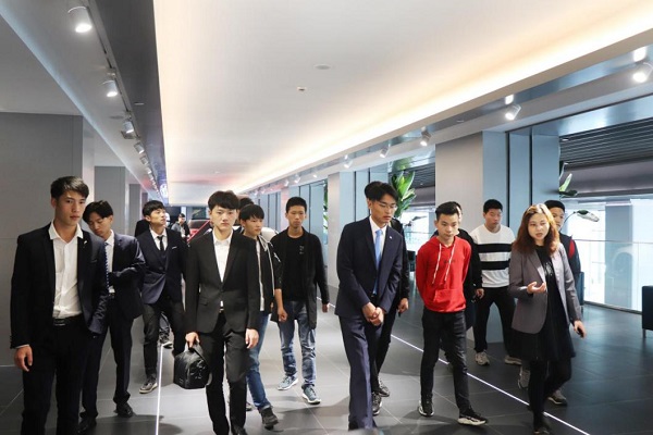 学汽修有前途吗，汽车美容培训需要多久学费多少？