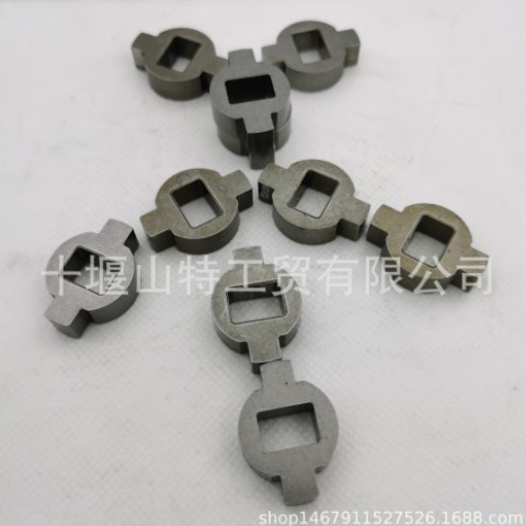 供应康明斯QSL9发动机零件油泵连接块4061755图3