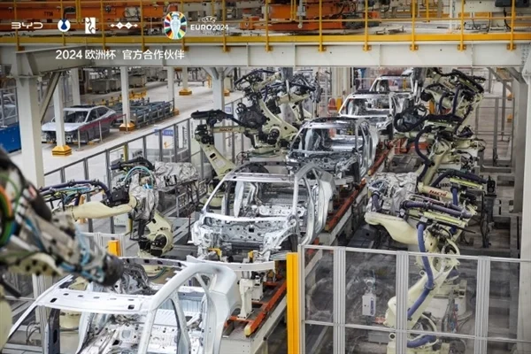 全球首个！比亚迪第700万辆新能源汽车下线